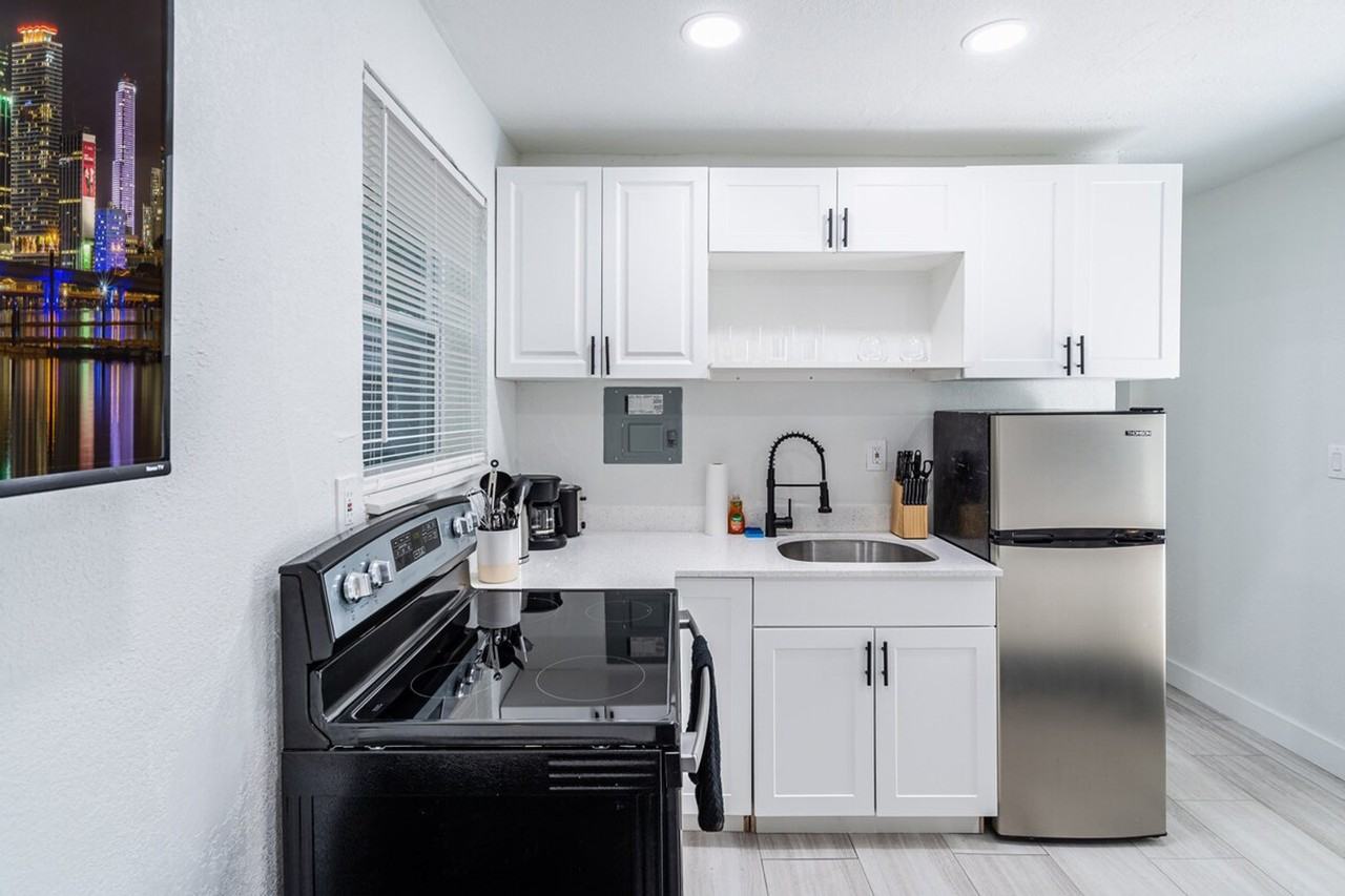 975-977 Southwest 10th Street - Photo 6 of 33