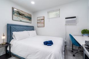 975-977 Southwest 10th Street - Photo 1 of 1