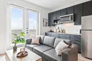 714 Richmond Ave - Photo 1 of 1