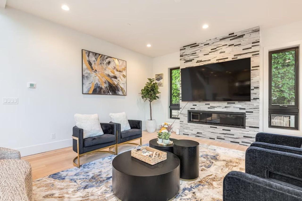 115 110th Pl Se #1335297P - Photo 3 of 50