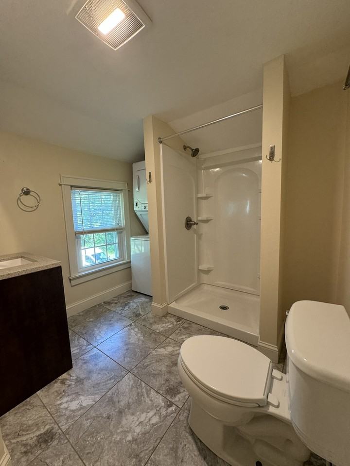 37 Middle St #2 - Photo 4 of 17