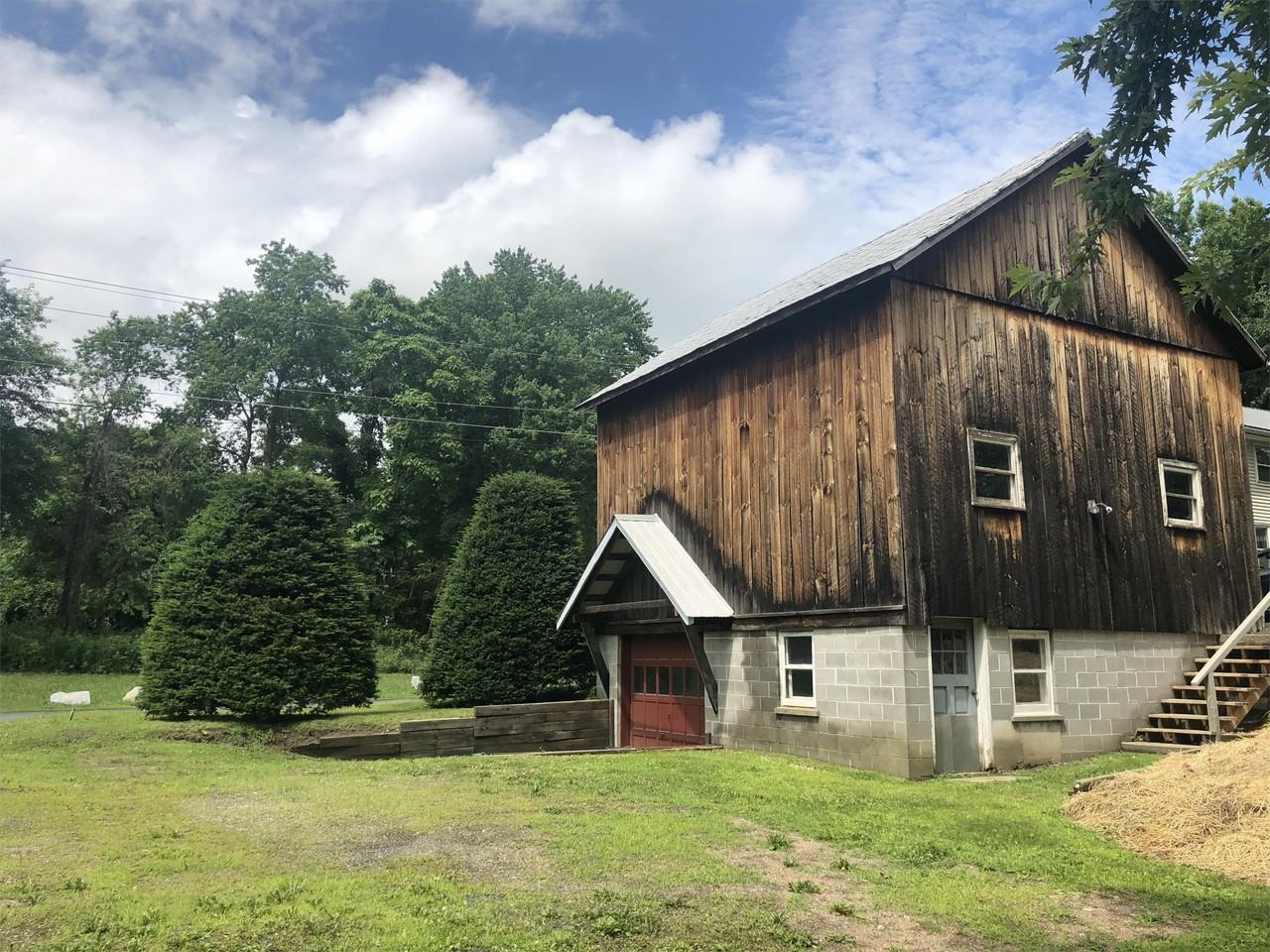 37 Middle St #2 - Photo 7 of 17