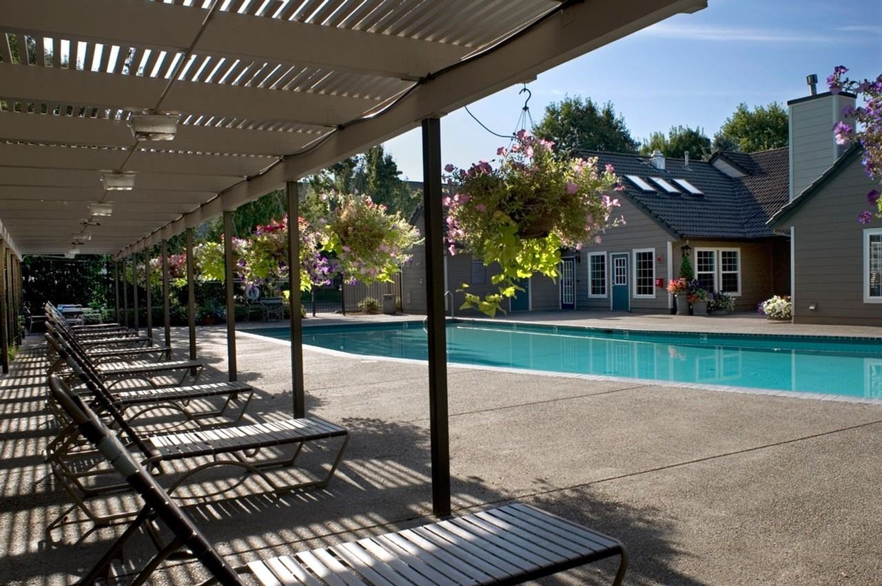 Berkshire Court Apartments - Photo 6 of 47