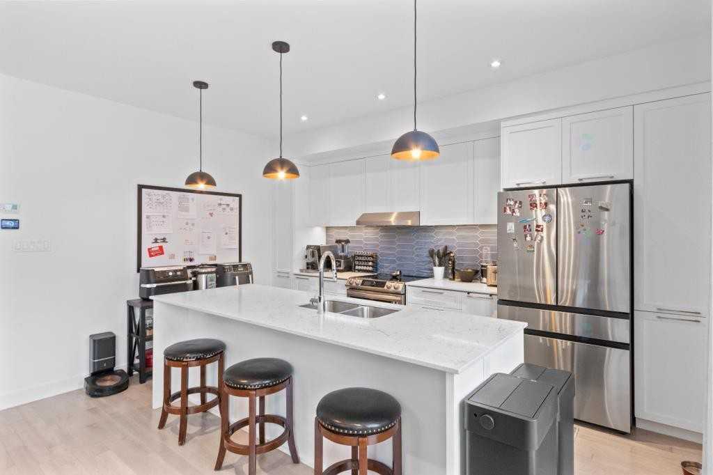 509 Rue Frédéric-Back - Photo 2 of 17