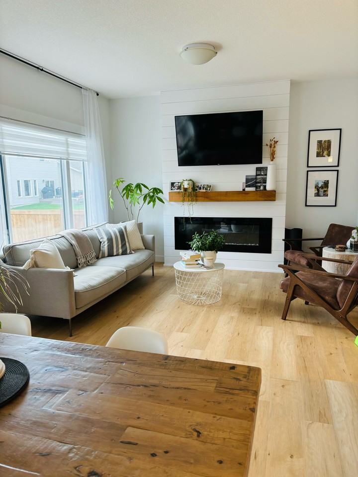 20441 98A Avenue Northwest - Photo 3 of 33