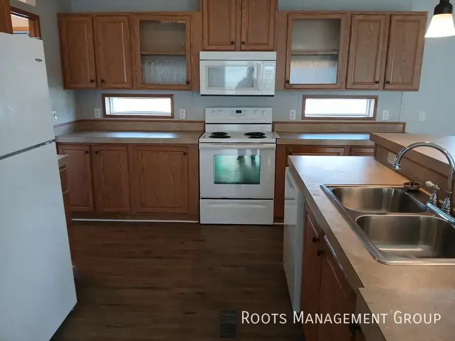 39 Locust St #39 - Photo 2 of 21