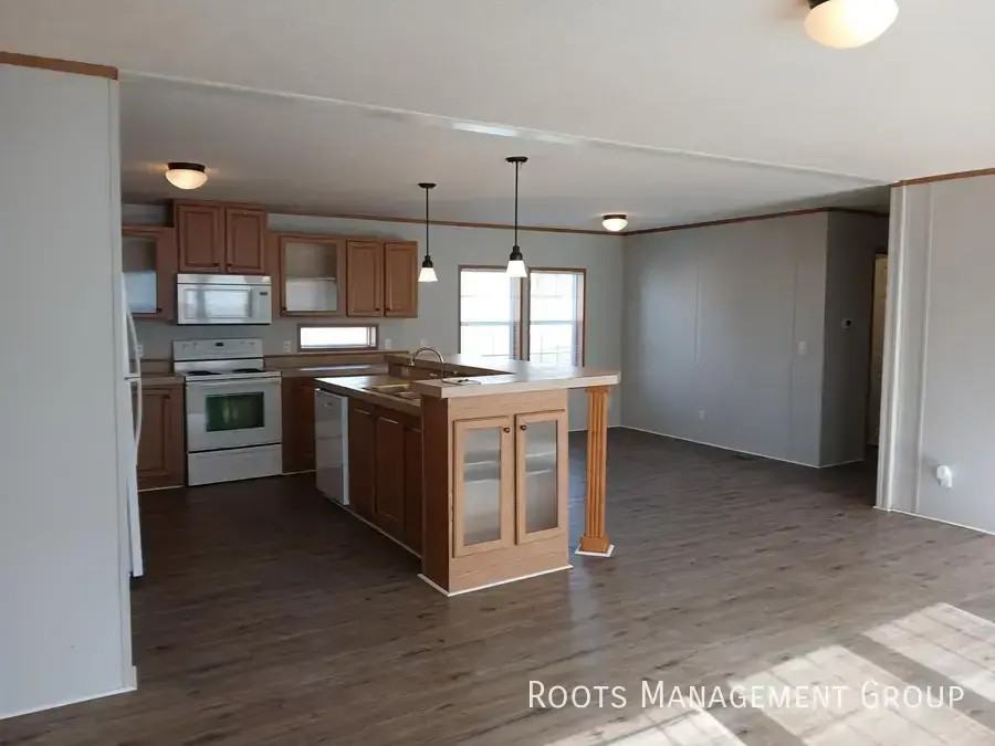 39 Locust St #39 - Photo 3 of 21