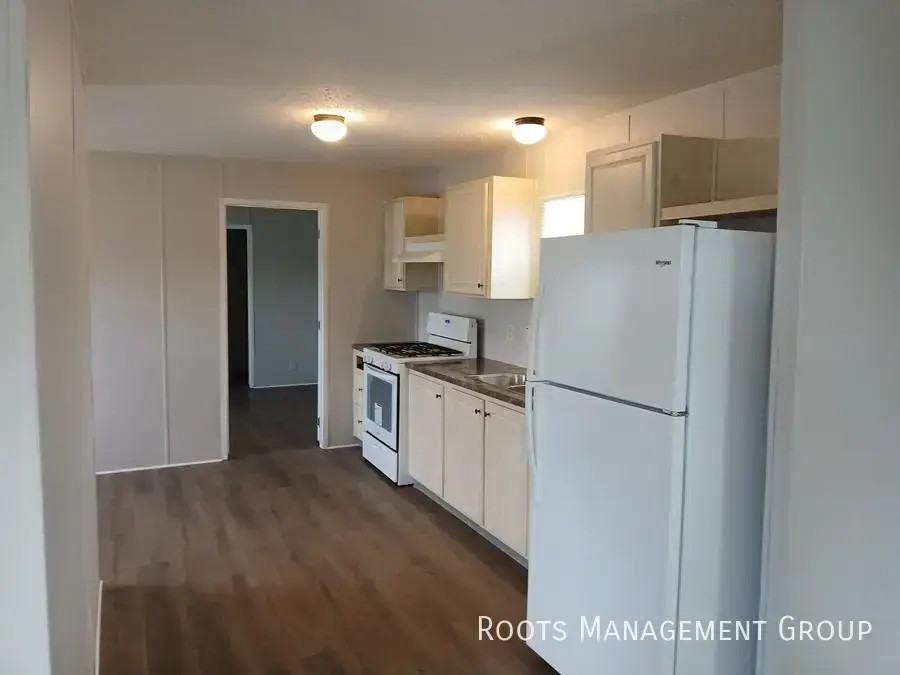 48 Oak St #48 - Photo 3 of 17