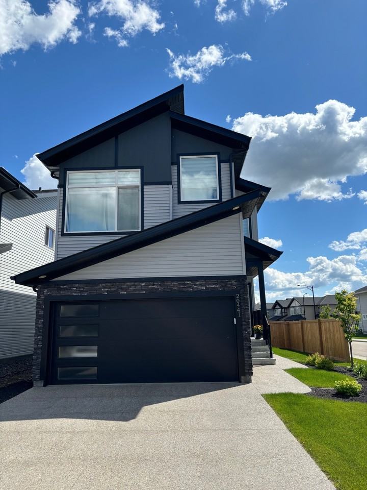 20441 98A Avenue Northwest - Photo 4 of 33