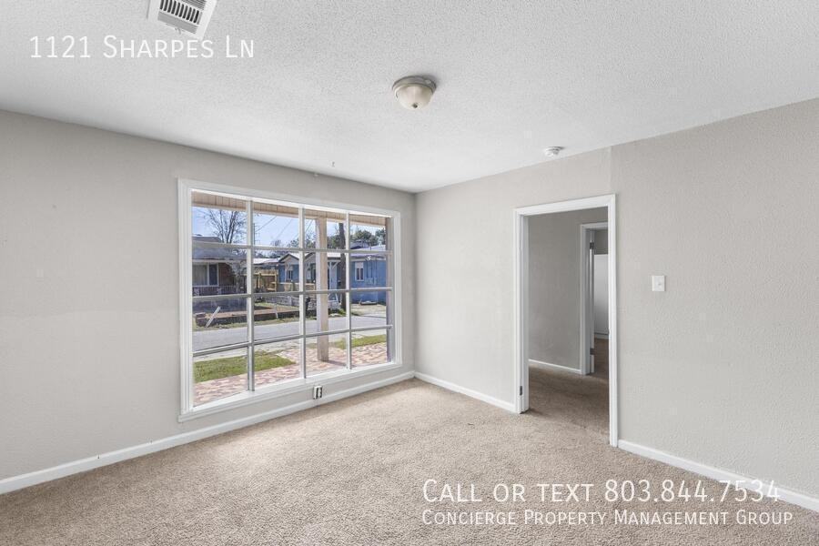 1121 Sharpes Ln - Photo 3 of 18