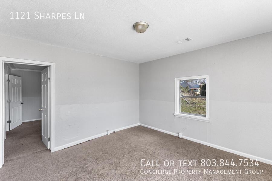 1121 Sharpes Ln - Photo 4 of 18