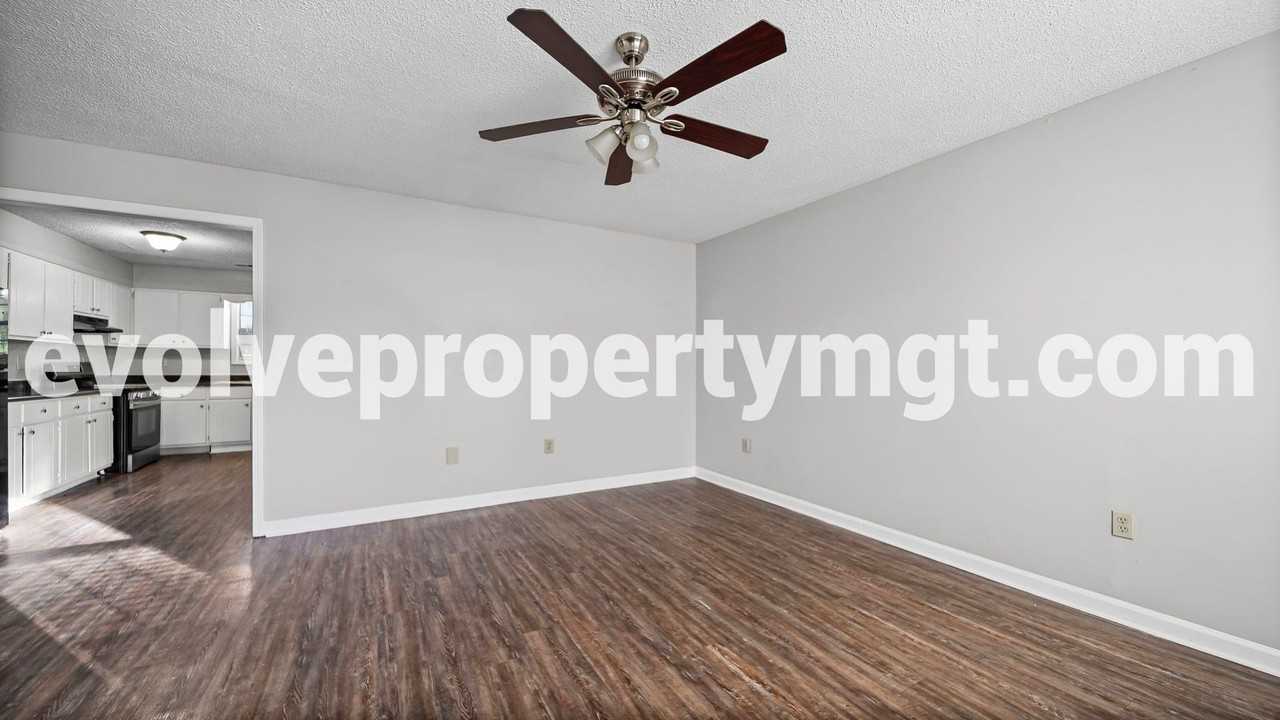 3712 Firethorne Dr - Photo 4 of 27