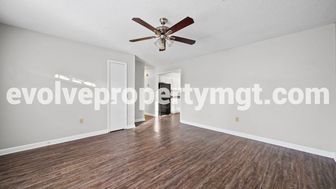 3712 Firethorne Dr - Photo 6 of 27