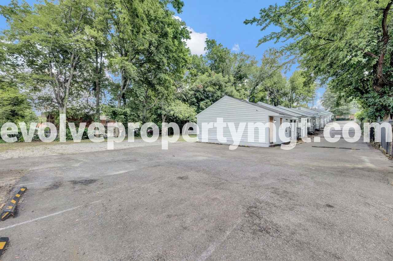 O - 2966 Yale Ave - 2966 Yale Avenue #3 - Photo 2 of 17