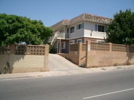 featured image of 4758 Imperial Ave