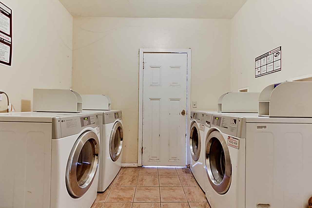 2272 Kearney Ave - Photo 4 of 34