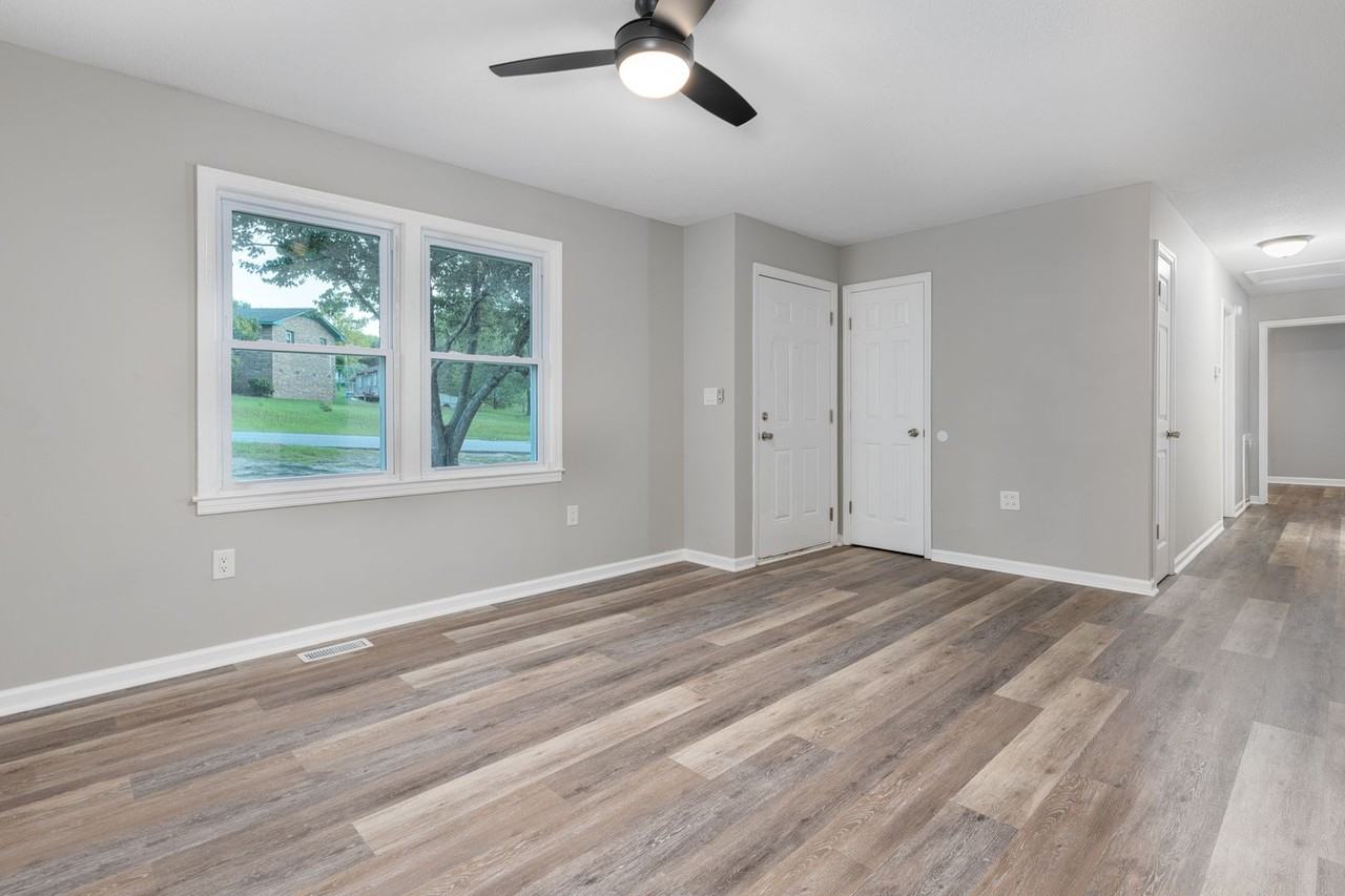 216 Cross Hill Rd - Photo 4 of 25