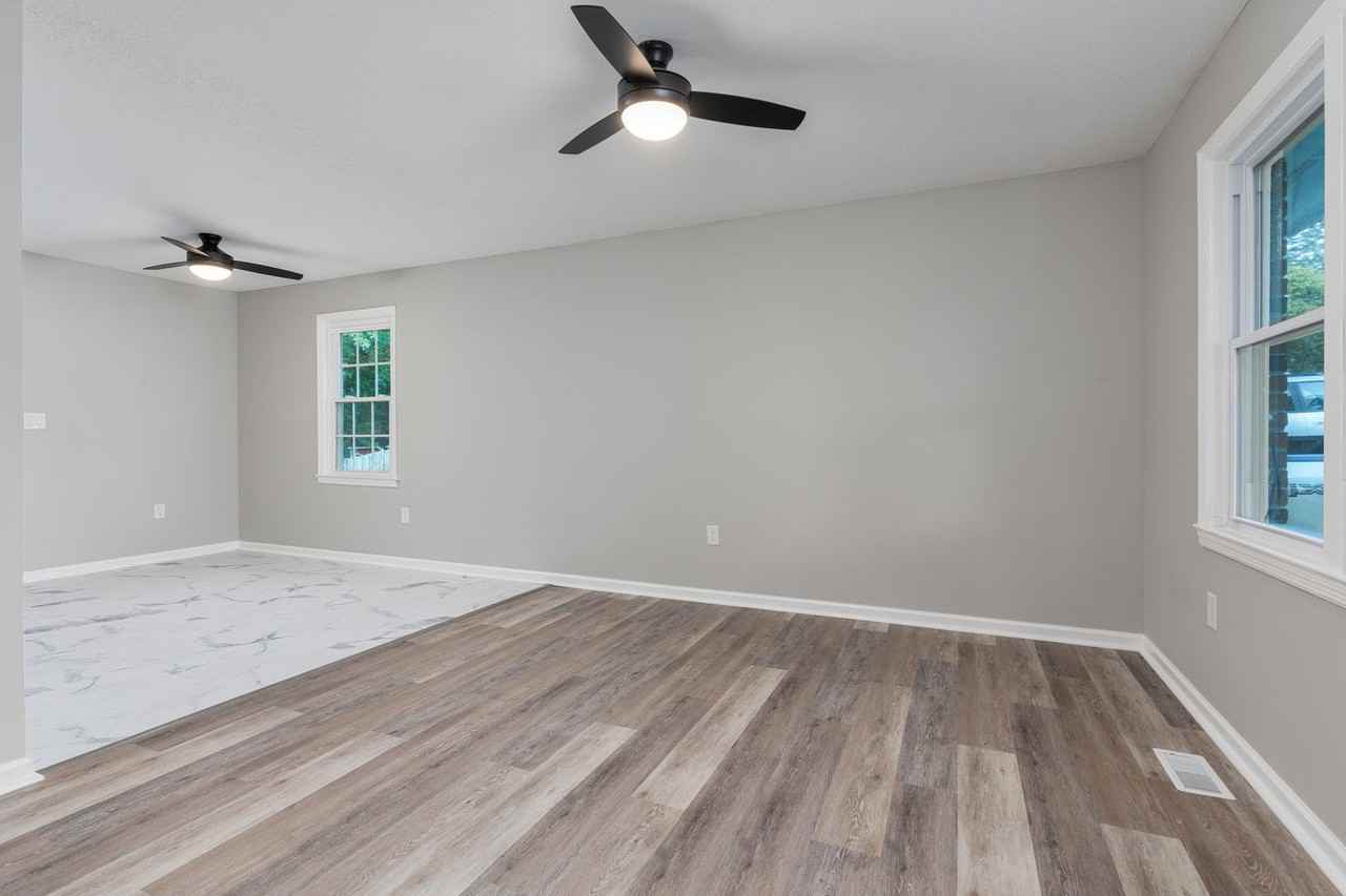 216 Cross Hill Rd - Photo 5 of 25