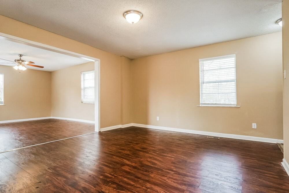 3117 Parkwood Road - Photo 4 of 17