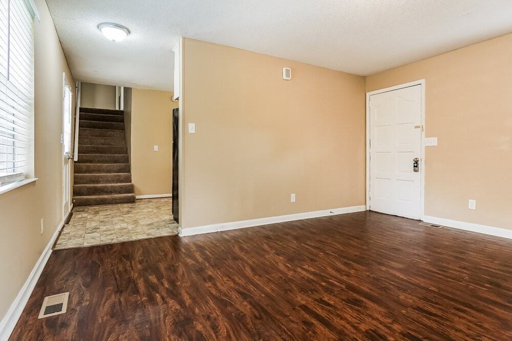 3117 Parkwood Road - Photo 6 of 17