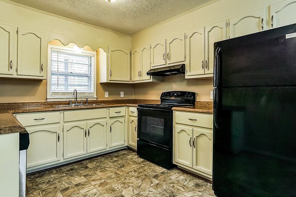 3117 Parkwood Road - Photo 7 of 17