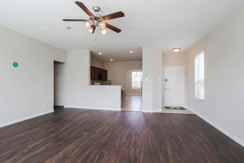 17914 Seco Creek Ln - Photo 5 of 17