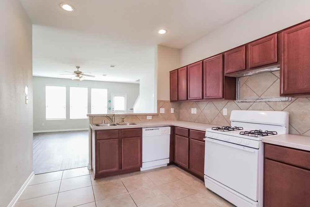 17914 Seco Creek Ln - Photo 7 of 17