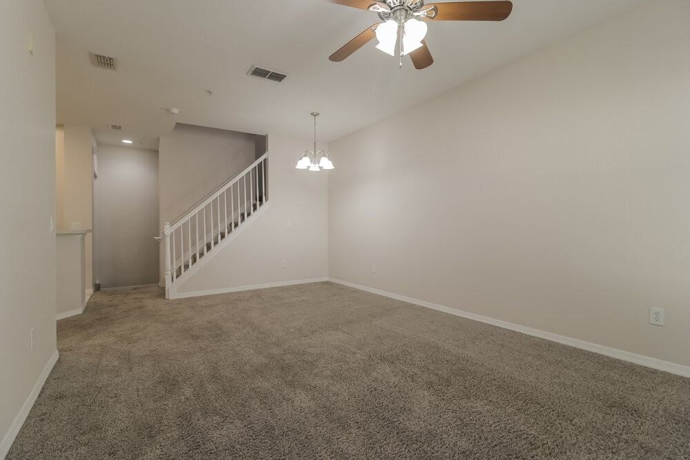 2586 Grand Central Pkwy #9 - Photo 6 of 18