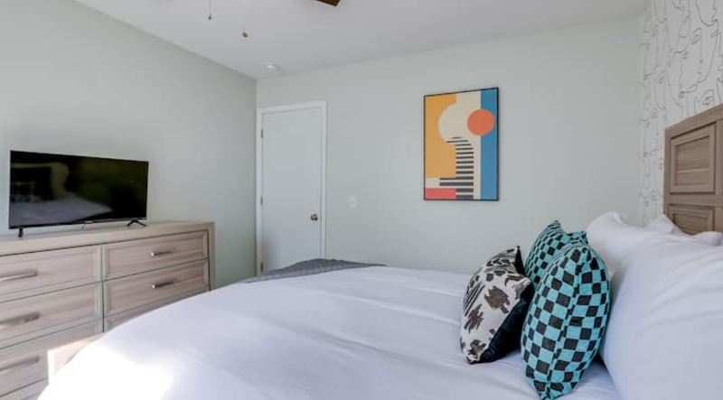 140 Penn Sta - Photo 7 of 13