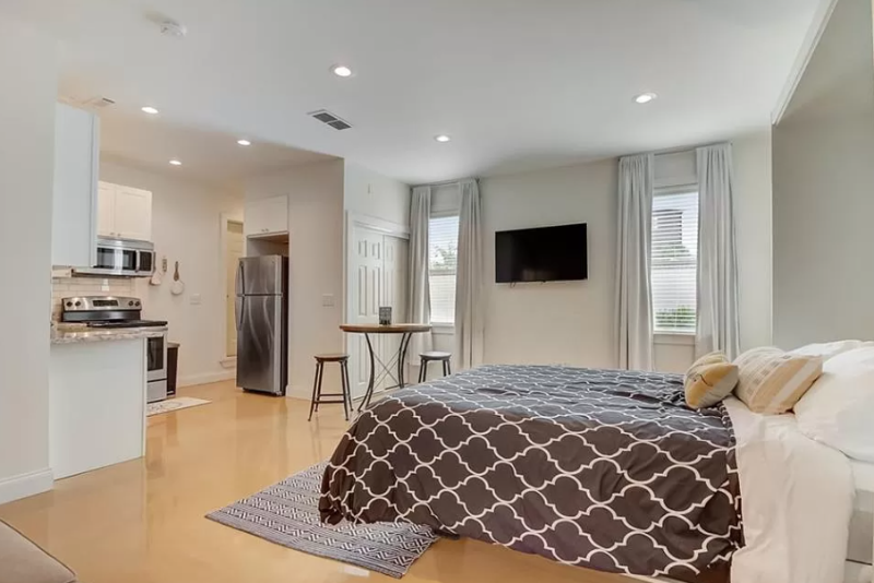 947 North Ormewood Park Drive Southeast #B - Photo 6 of 13