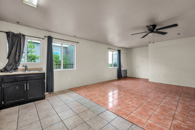 5231 Huntington Dr N #4 - Photo 5 of 19