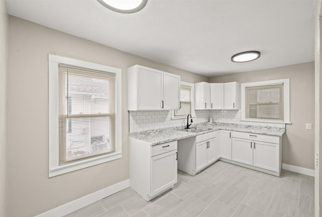 5019 Agnes Ave - Photo 4 of 11