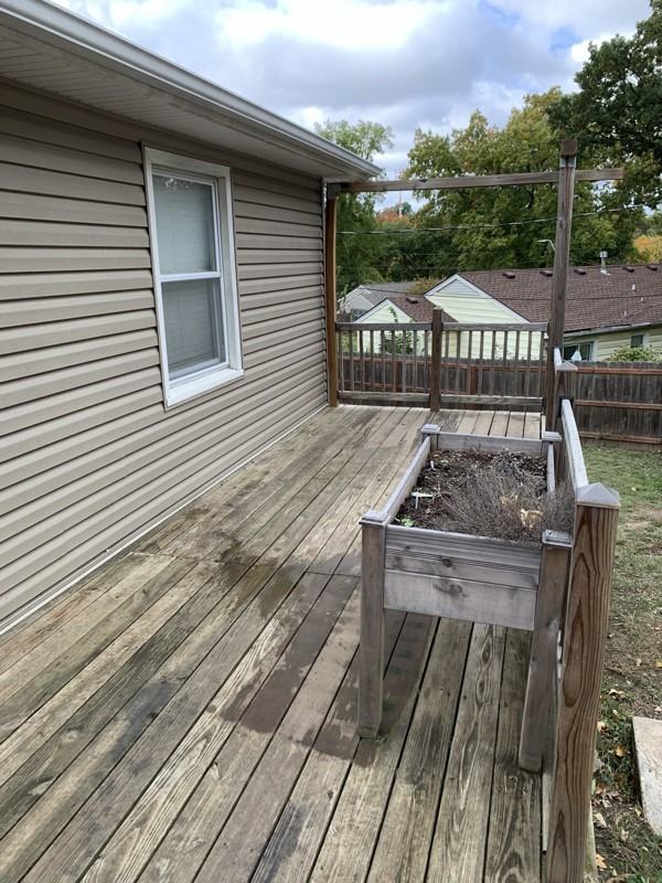 624 Ne 39th Ter - Photo 4 of 32