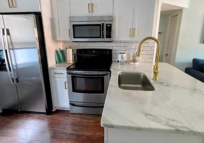 2400 15th Ave N - Photo 2 of 8