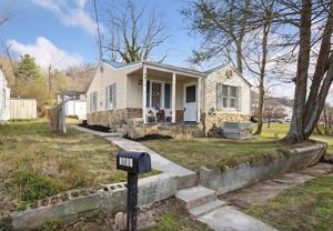 2914 Bay St - Photo 1 of 1