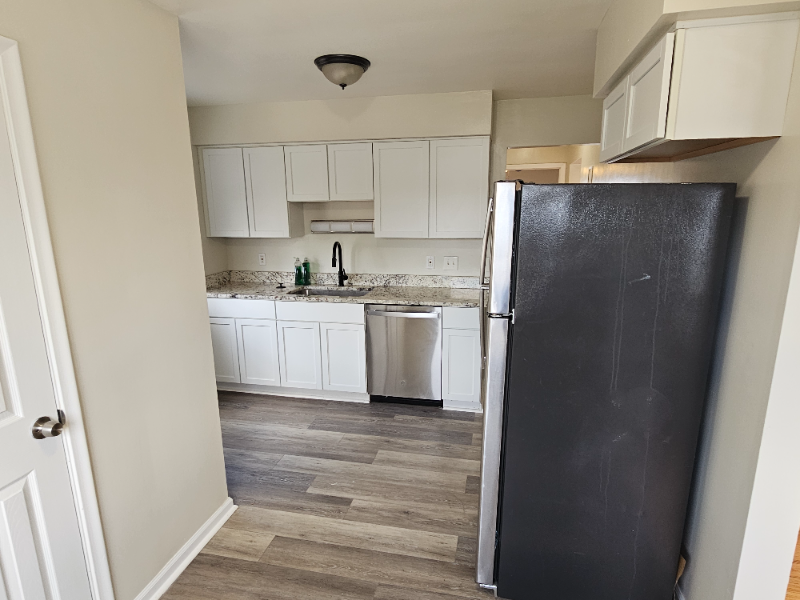 17780 Marquette St - Photo 3 of 10