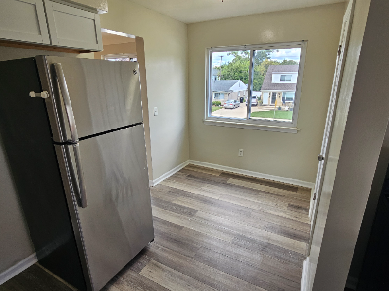 17780 Marquette St - Photo 5 of 10