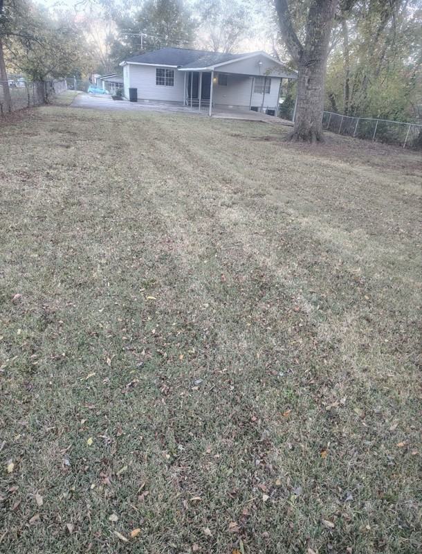 916 Avenue E - Photo 7 of 9