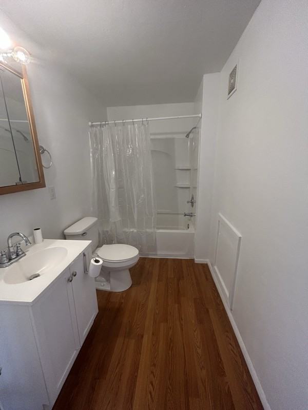 426 East 9th Street - Photo 2 of 5