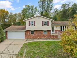 featured image of 120 Windermere Dr