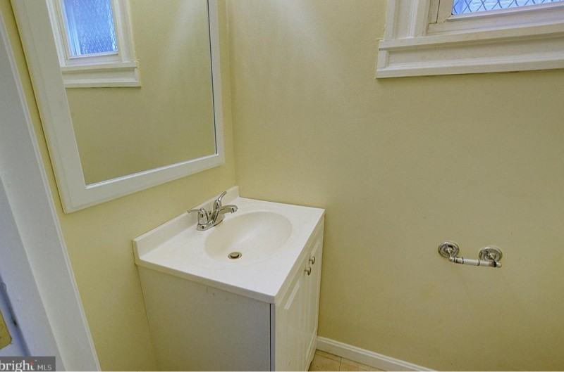 2331 Guilford Ave - Photo 4 of 10