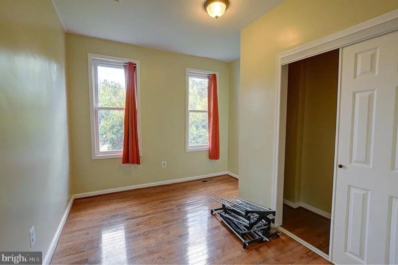 2331 Guilford Ave - Photo 7 of 10