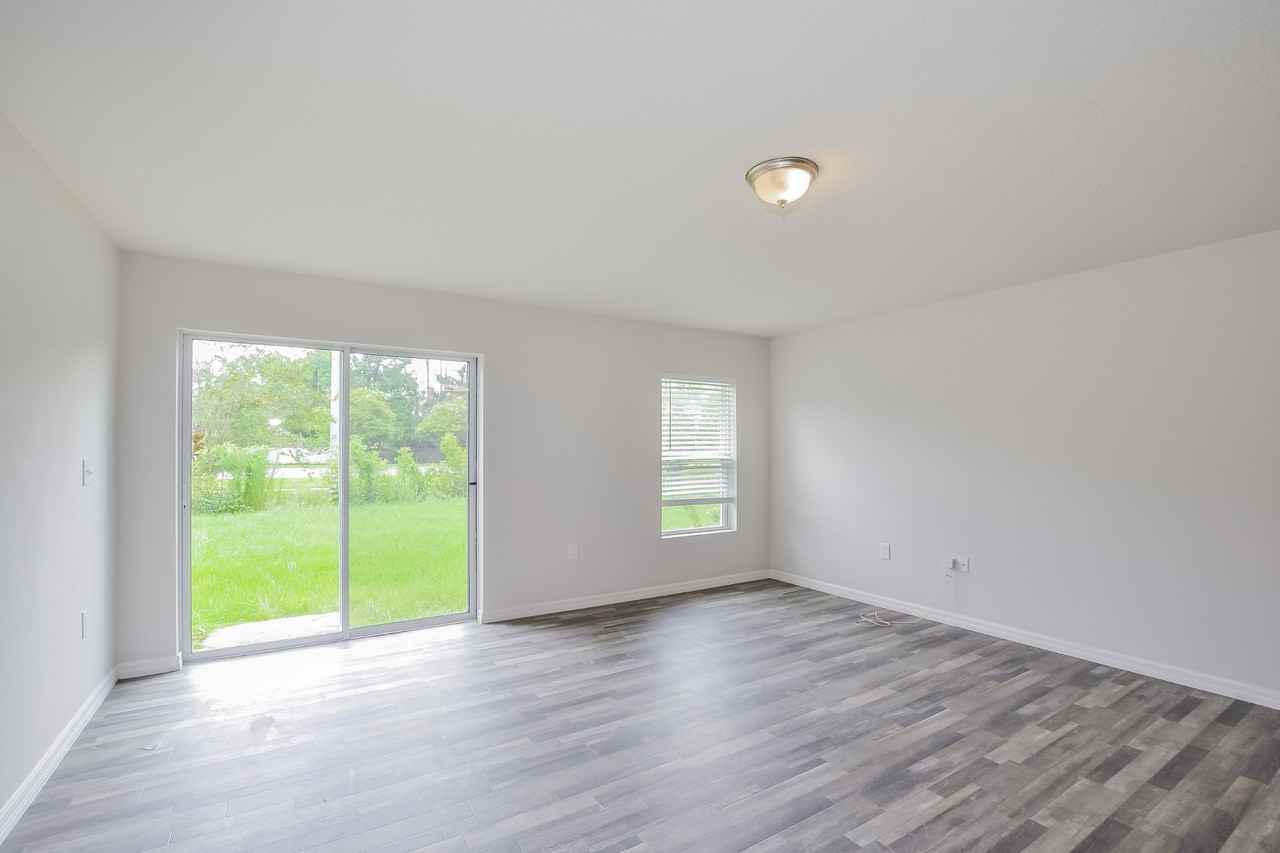 23 Ryecliffe Dr - Photo 3 of 16