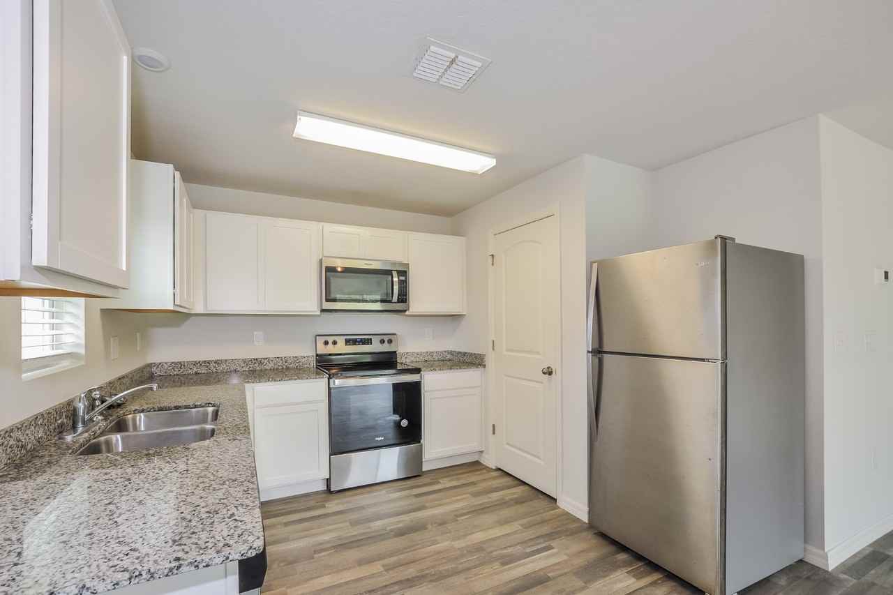 23 Ryecliffe Dr - Photo 7 of 16