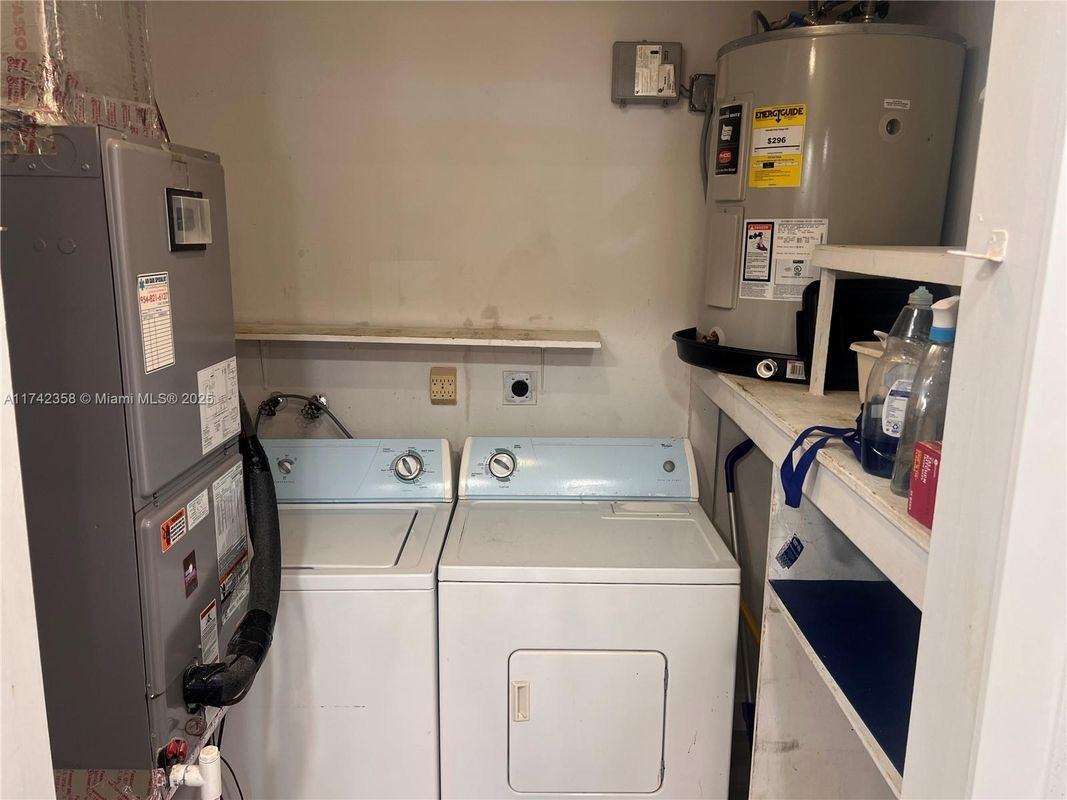 820 Sw 12th Ave - Photo 5 of 28