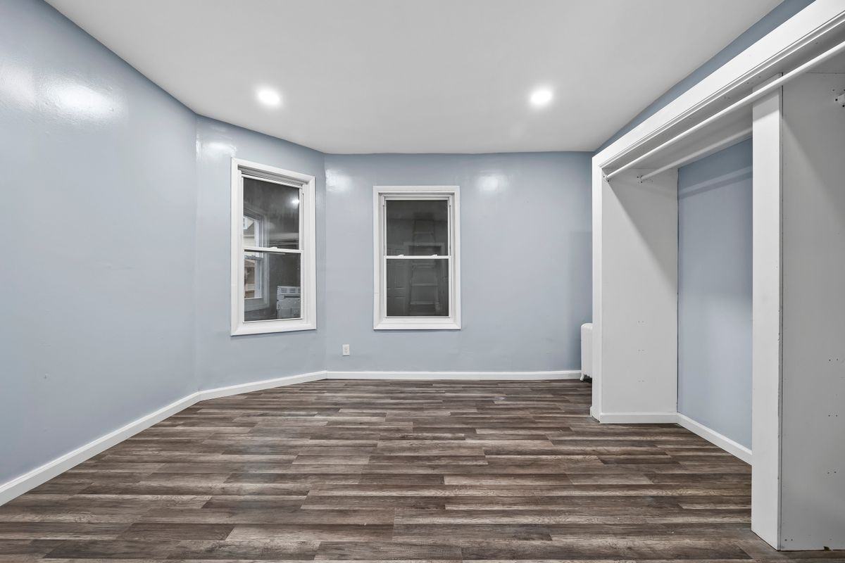 145 E 31st St - Photo 2 of 16