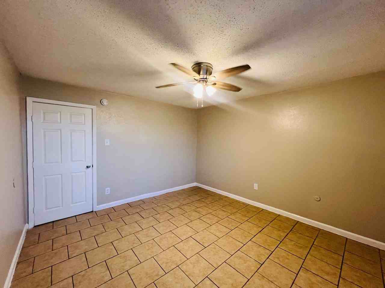 Spanish Lagos Apartments - Photo 5 of 15