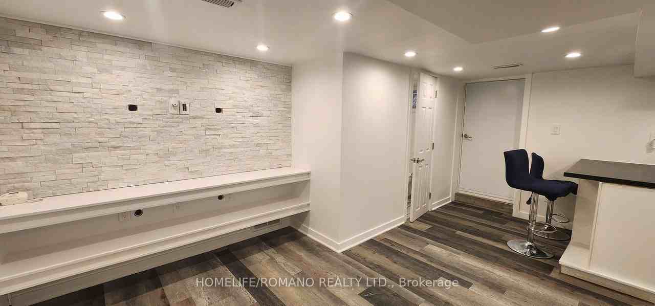 10 Hartley Avenue - Photo 4 of 9