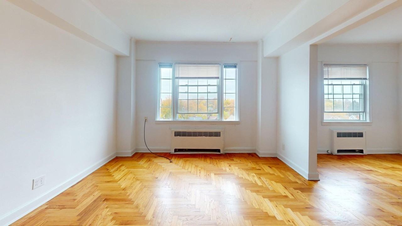 Lakemore Apartments - Photo 5 of 42