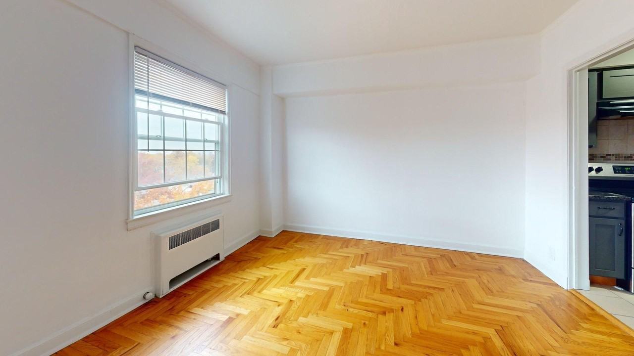 Lakemore Apartments - Photo 6 of 42